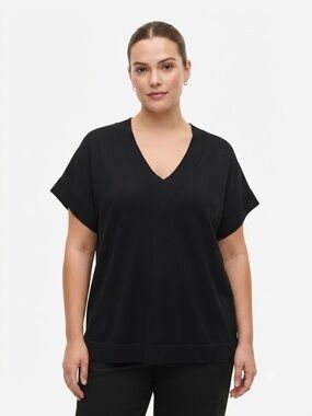 Anna & Ava Black V-Neck Short Sleeve Knit Top